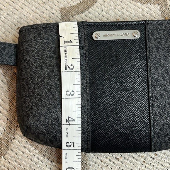 Michael Michael Kors Women's Silver Jet Set Fanny Pack Belt Bag, L/XL - Picture 11 of 14